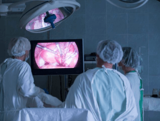 AI-Enhanced Medical Devices Under Scrutiny as Safety Concerns Rise — Surgeons and Regulators Call for Stronger Oversight